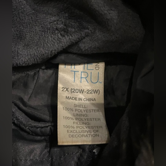Time and Tru 2X Puffer Jacket with Faux Fur Hood Navy Winter Warm - Picture 3 of 3